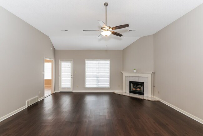 Foto del edificio - 7743 Shadow Hills Dr