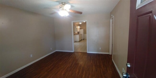 Building Photo - 902 Maryland Dr