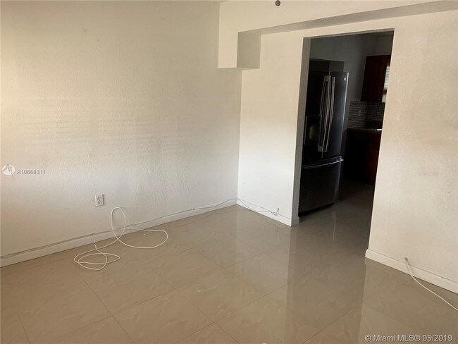 Foto del edificio - 8690 SW 10th St