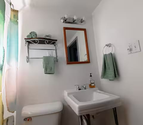 Foto del edificio - 250 Trumbull Ave