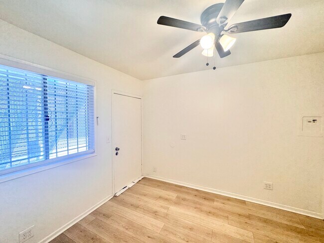 Foto del edificio - 5419 Harold Way