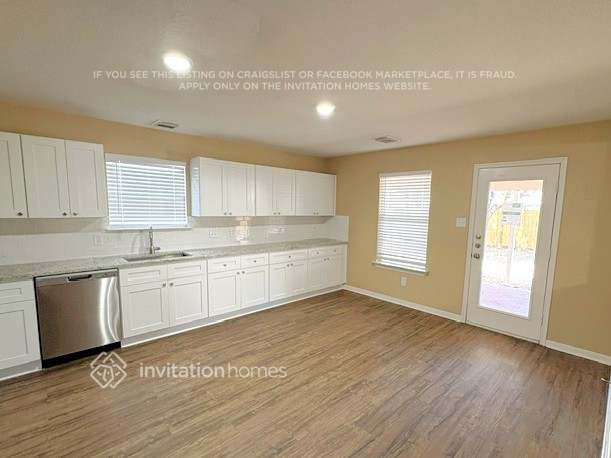 Foto del edificio - 13742 Clarks Fork Dr
