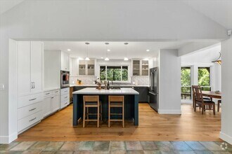 Building Photo - 1575 Fox Ridge Rd