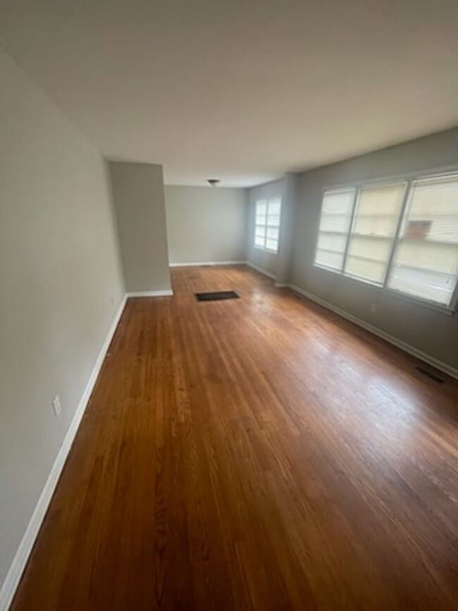 Building Photo - BELOW MARKET RENT!