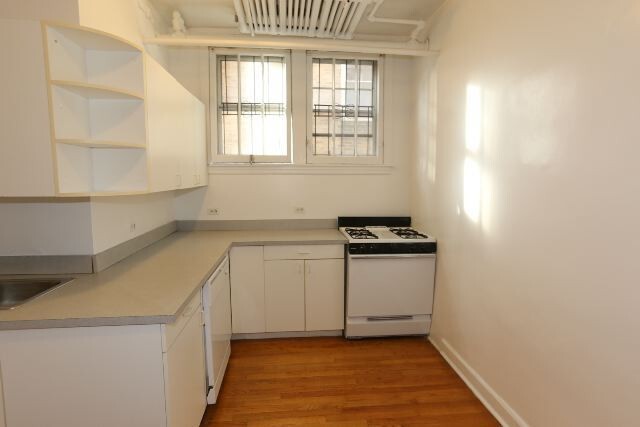Foto del edificio - 819 W Waveland Ave
