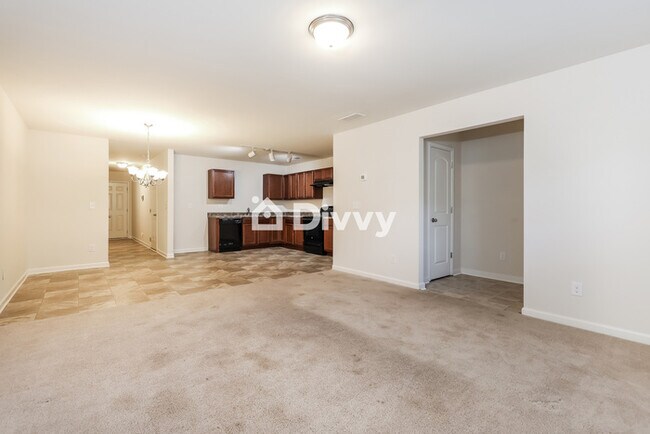 Building Photo - 1300 Forsythia Wy