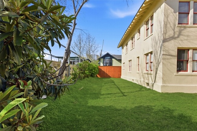 Foto del edificio - 1516 Bonnie Brae St