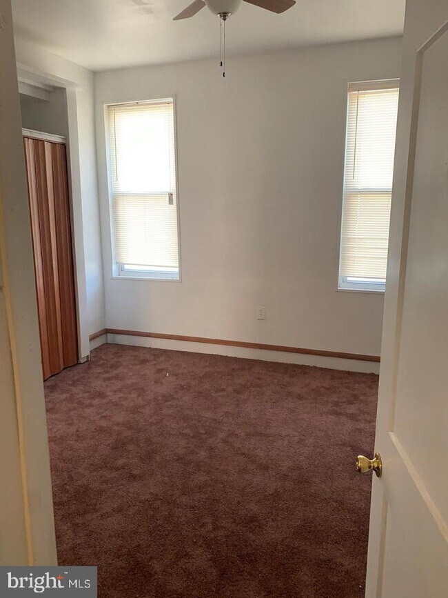 Foto del edificio - 3012 N Sydenham St