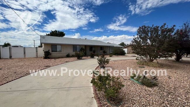 Building Photo - 3 Bed, 2 Bath Hesperia Home w/ Pool!!!