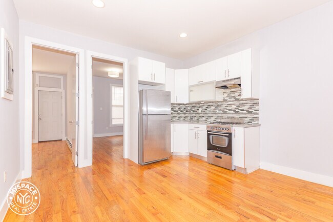 Building Photo - 238 Eldert St