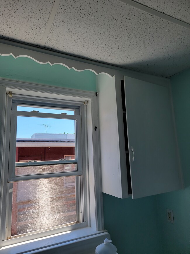 Kitchen Window - 61 E Franklin St