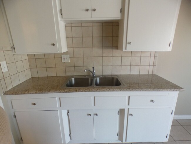 Foto del edificio - 9354 Greenwell St