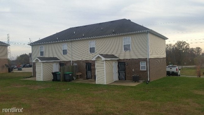 Building Photo - 2 br, 2 bath Townhome - 801 Oak Arbor Ct