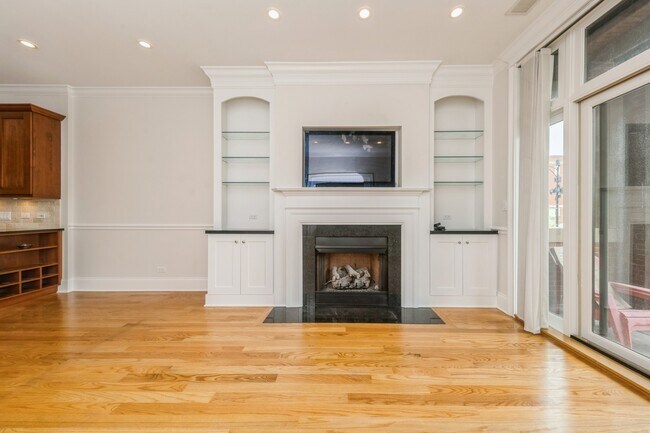 Foto del edificio - 3827 N Southport Ave