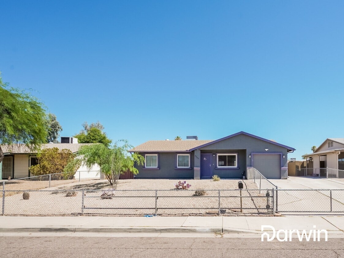 Foto principal - 3220 W Grovers Ave