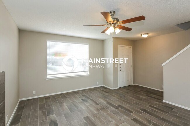 Building Photo - 4 Bedroom Pet-Friendly Home in Glenn Heights, TX with Main Street Renewal
