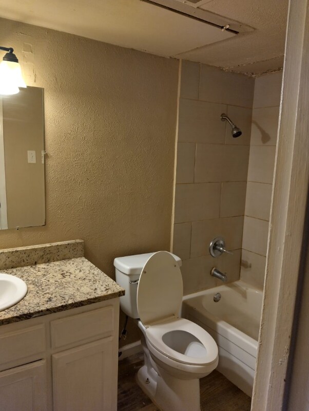 Foto del edificio - 3215 Clarksville St