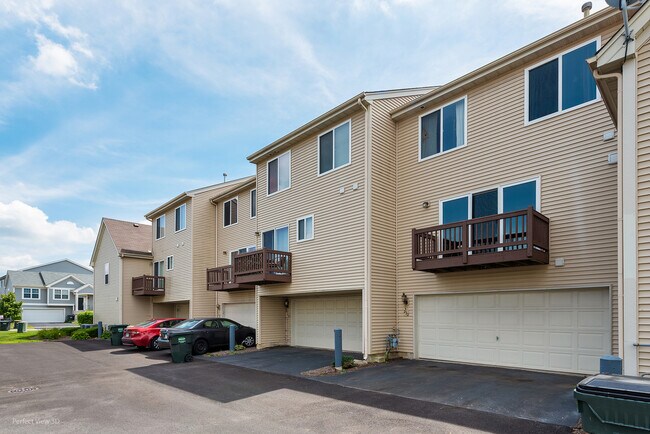 Building Photo - 230 Niagara Dr