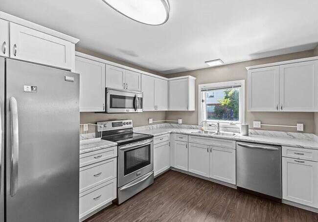 Foto del edificio - 50 Fletcher Pl