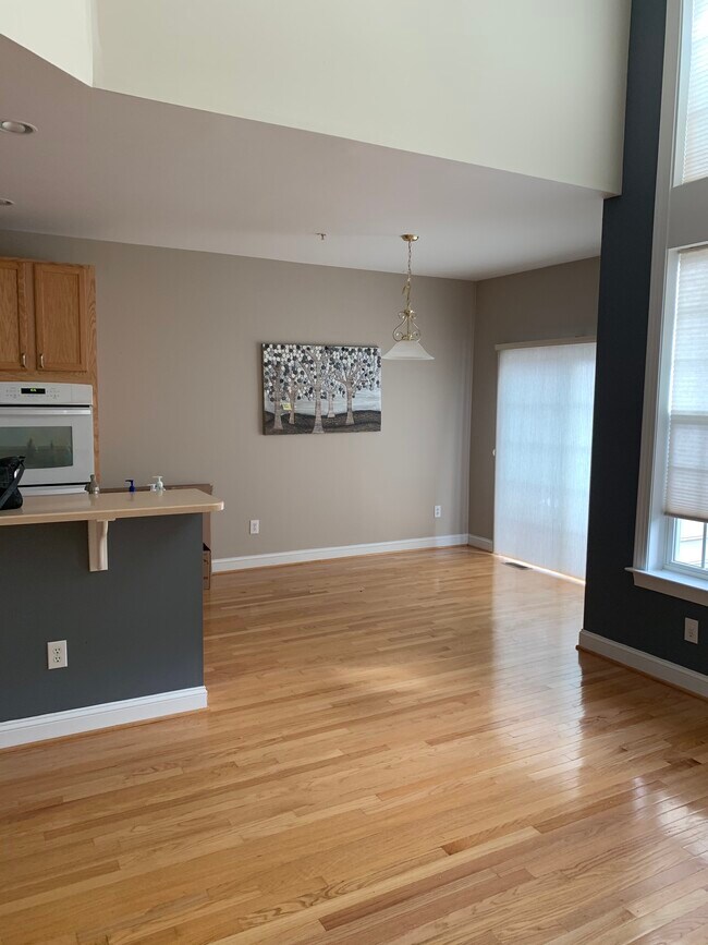 Foto del edificio - 3209 Whisper Ln