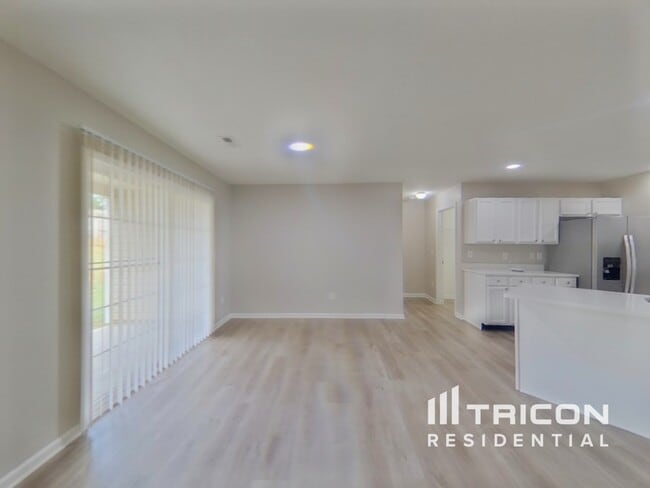 Building Photo - 20 Landing Ln