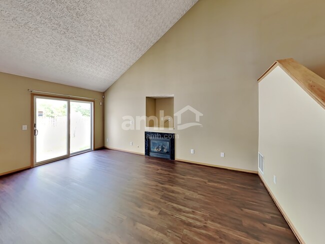 Building Photo - 2812 Hillstone St