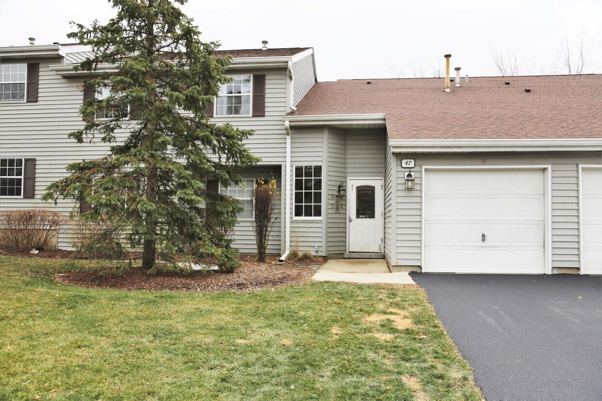 47 Gant Cir Unit H, Streamwood, IL 60107 Condo for Rent in Streamwood
