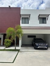 Building Photo - 958 NW 10th St