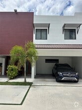 Building Photo - 958 NW 10th St