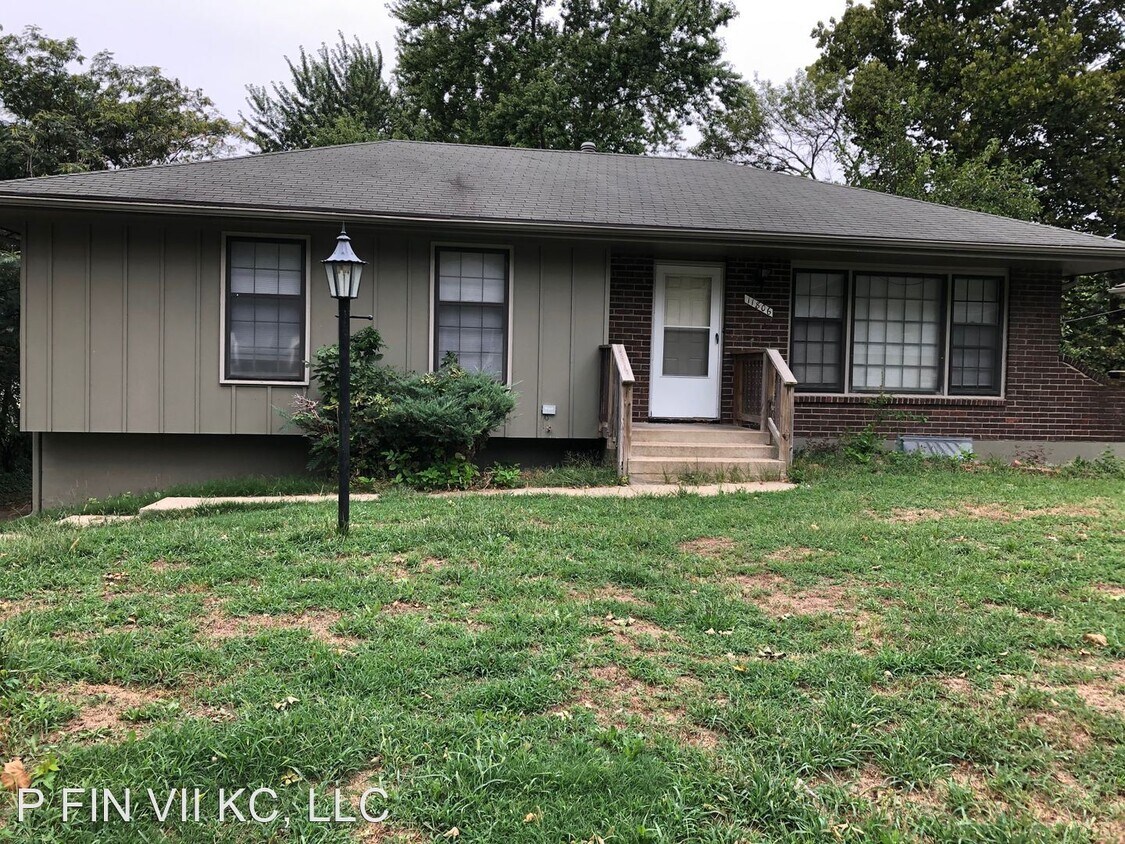 3 br, 3 bath House - 11806 Smalley Ave - 3 br, 3 bath House - 11806  Smalley Ave