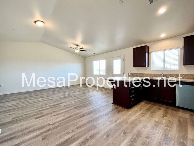 Foto del edificio - 9550 Tamarisk Ave