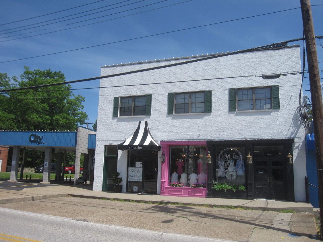 Front view of the building - 1006 Bridge Rd