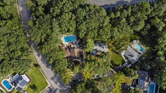 Foto del edificio - 27 Squire Ct