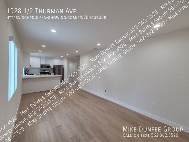 Building Photo - 1928 1/2 Thurman Ave.-