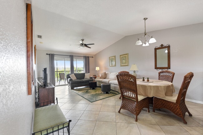 Building Photo - 449 Royal Poinciana