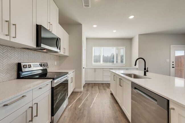 Foto del edificio - Midlothian Charm New Construction Townhome