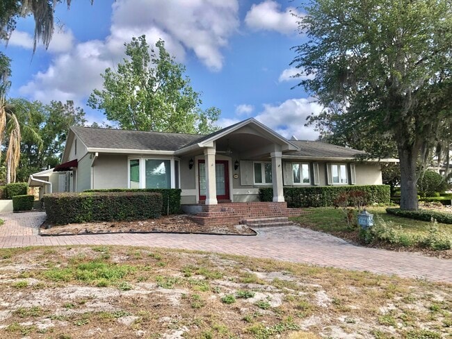 Building Photo - 601 N Lake Sybelia Dr
