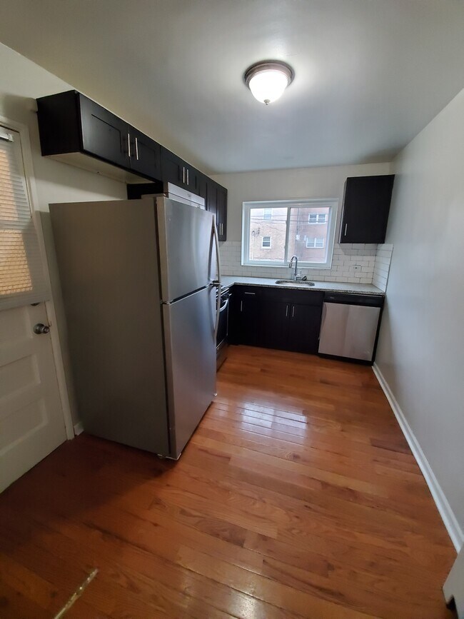 Foto del edificio - 7549 N Bell Ave