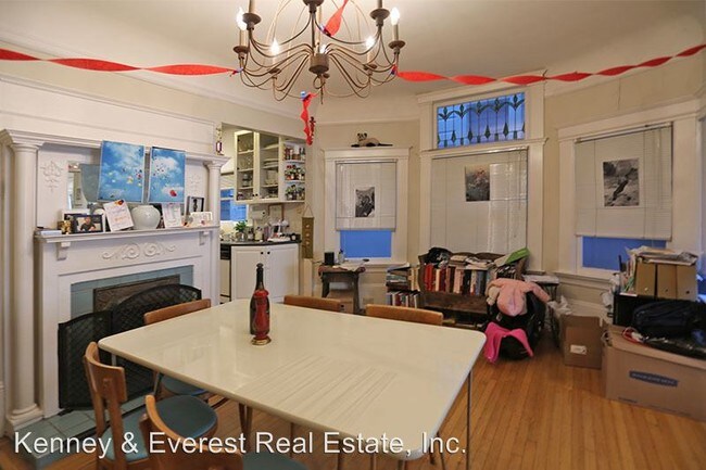 Building Photo - 136 Downey St