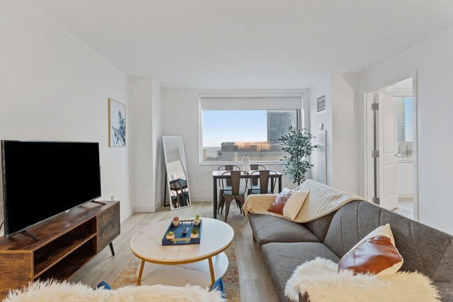 Building Photo - 810 Pacific Ave