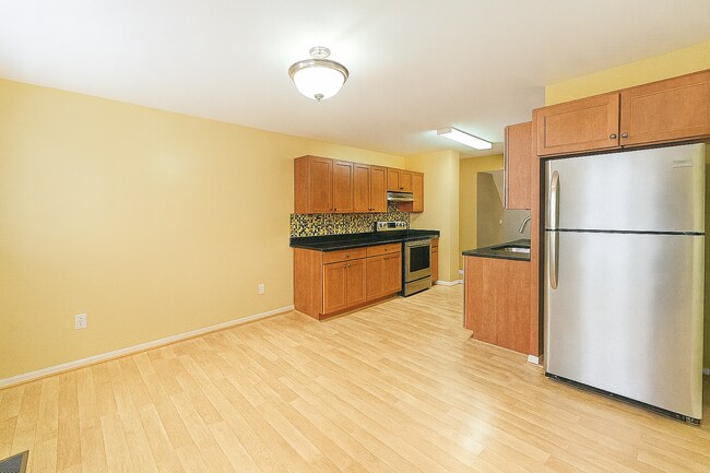 Foto del edificio - CONVENIENT TO FORT BELVOIR - LORTON TOWNHOUSE