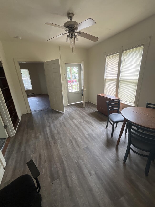 Building Photo - 317 N Weller St