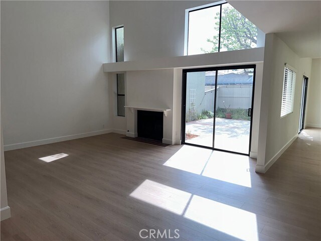 Building Photo - 6 Woodgrove