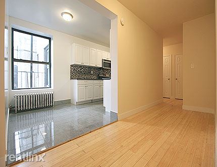 Building Photo - 11840 Metropolitan Ave
