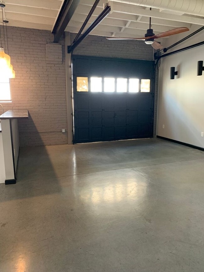 Building Photo - Ford Building