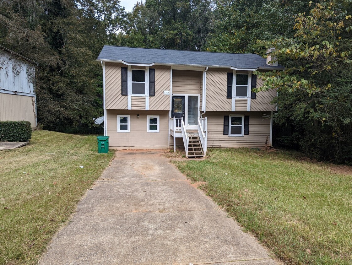 853 Hemingway Rd, Stone Mountain, GA 30088 House for Rent in Stone