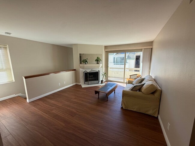 Building Photo - Charming 1-Bedroom Townhome with Attached 2-Car Garage in Tierrasanta
