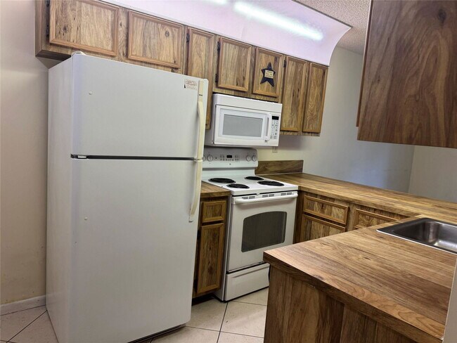 Foto del edificio - 9784 NW 14th St