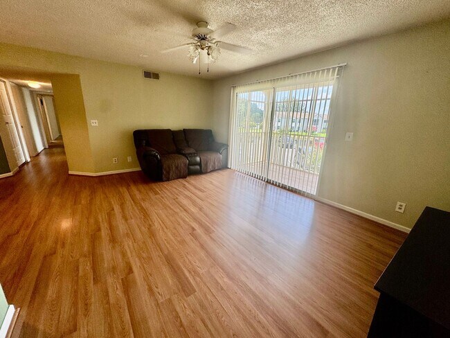 Foto del edificio - Surfside Beach - 3 Bedroom / 2 Bathroom Condo
