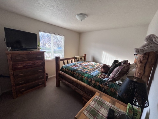 Foto del edificio - 1707 Dora Dr N